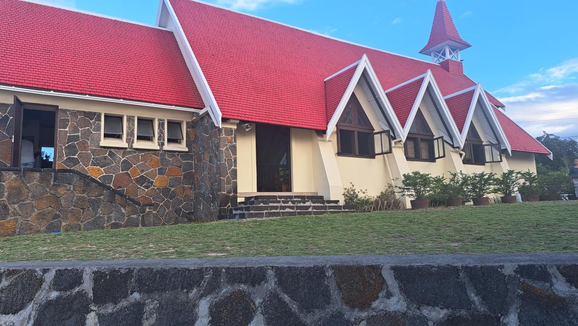 Peaceful And Private Villa Гранд Байе Екстериор снимка